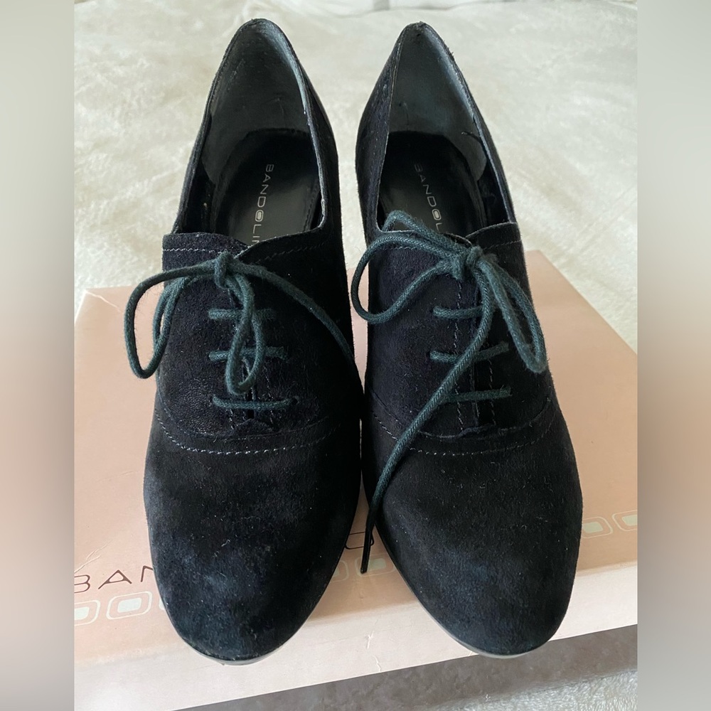 Bandolino Gershwin Black Suede Front Lace Tie Heels, size 6.5M